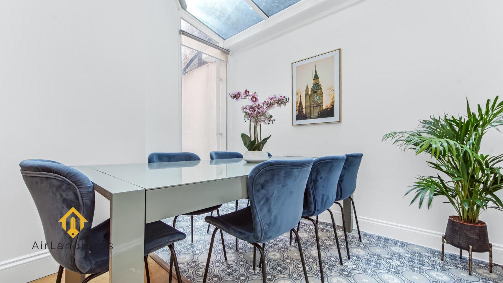 Exceptional 4 Bedroom House Paddington Station! ลอนดอน ภายนอก รูปภาพ
