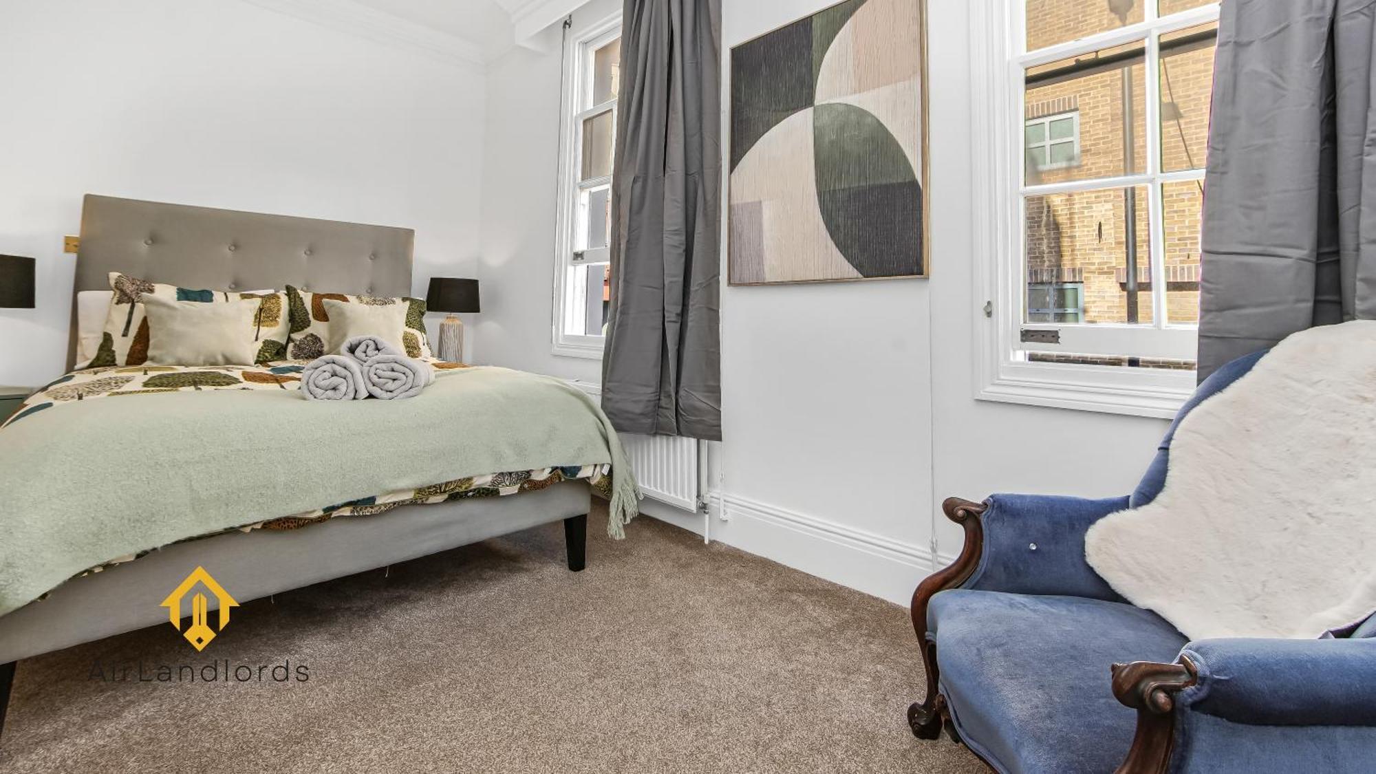 Exceptional 4 Bedroom House Paddington Station! ลอนดอน ภายนอก รูปภาพ
