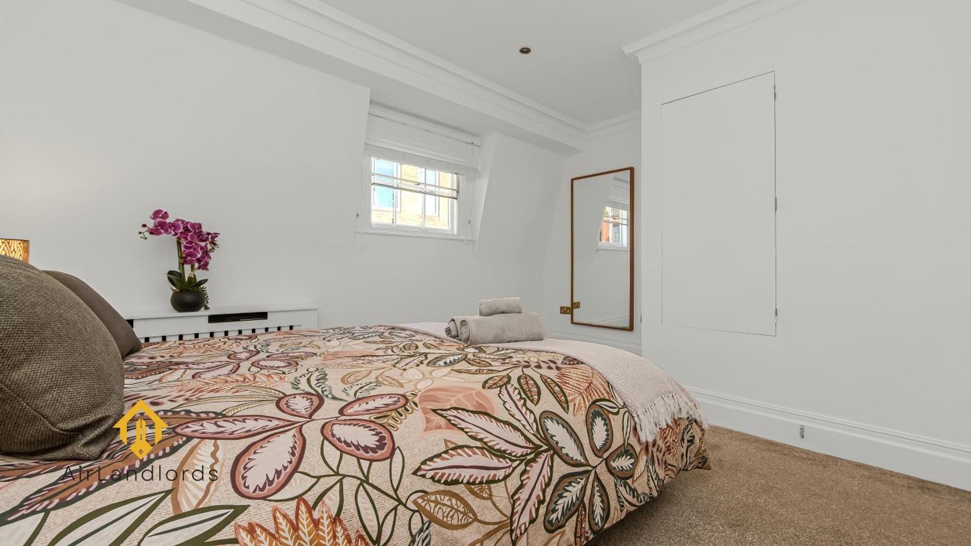 Exceptional 4 Bedroom House Paddington Station! ลอนดอน ภายนอก รูปภาพ