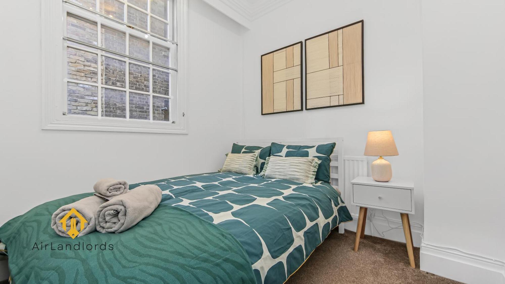 Exceptional 4 Bedroom House Paddington Station! ลอนดอน ภายนอก รูปภาพ