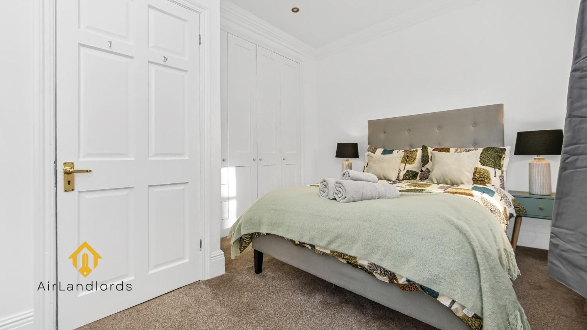 Exceptional 4 Bedroom House Paddington Station! ลอนดอน ภายนอก รูปภาพ
