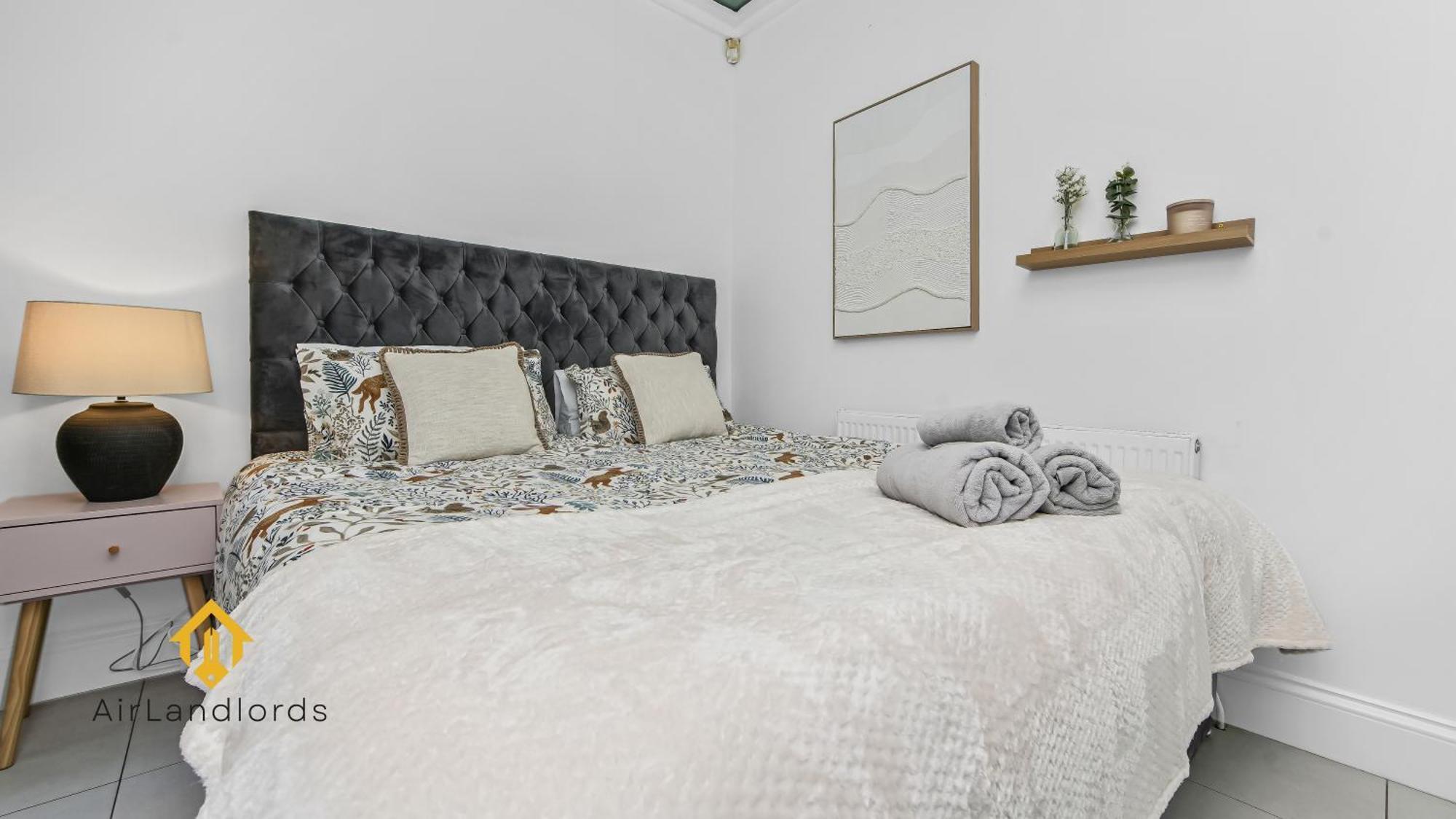 Exceptional 4 Bedroom House Paddington Station! ลอนดอน ภายนอก รูปภาพ